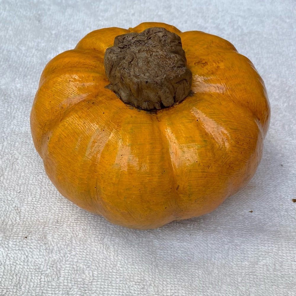small cement pumpkin- Halloween- high quality- Campania?